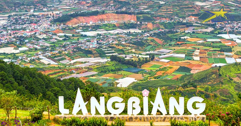 ngam-nhin-khung-canh-langbiang-tu-tren-cao Núi Langbiang Đà Lạt - Du lịch tết Đà Lạt 2025