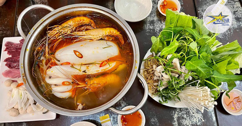 Phần lẩu Khap Bun Kha đặc sản được yêu thích tại quán đà lạt tết 