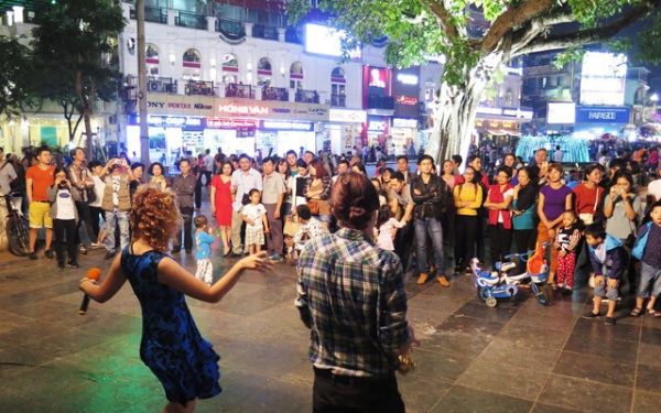 pho di bo ha noi diem vui choi ly tuong dip cuoi tuan 8