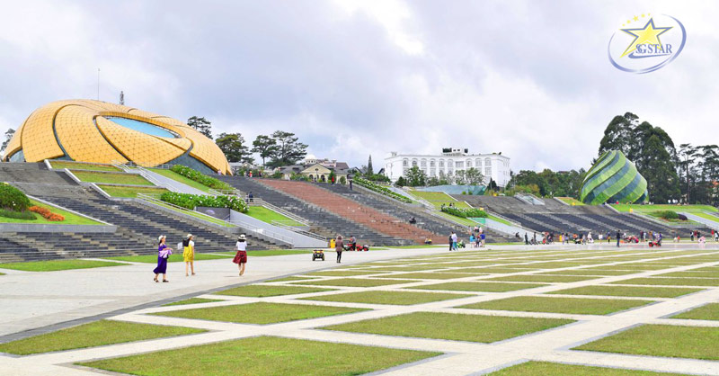 Cổng Trời Đà Lạt View Coffee - Điểm check-in siêu đẹp ngỡ như trên phim | Saigon Star Travel Quảng trường Lâm Viên - biểu tượng thành phố Đà Lạt