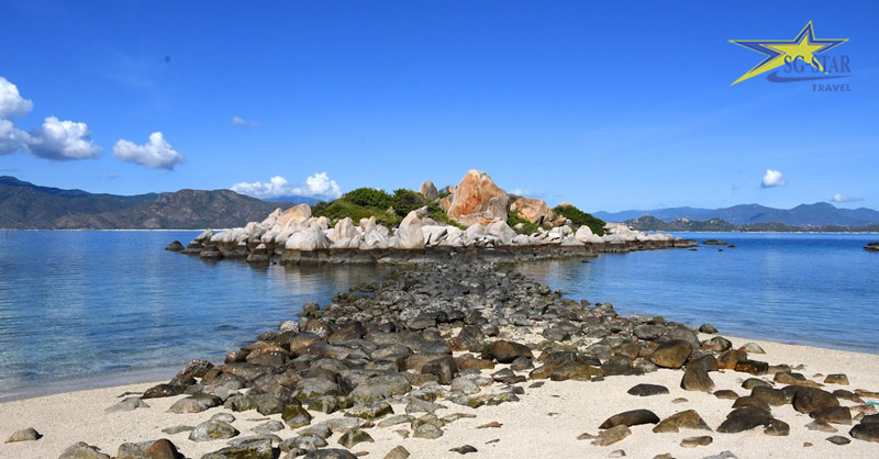 Review Du Lịch Bình Ba: Bãi Nồm Bình Ba | Saigon Star Travel Bãi Nồm phù hợp cho nhiều du khách đến du lịch và tắm biển