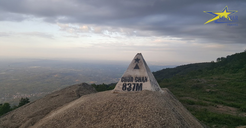 Núi Chứa Chan Gia Lào - Chinh phục Nóc nhà của Đồng Nai | Saigon Star Travel Check-in mốc tọa độ núi Chứa Chan