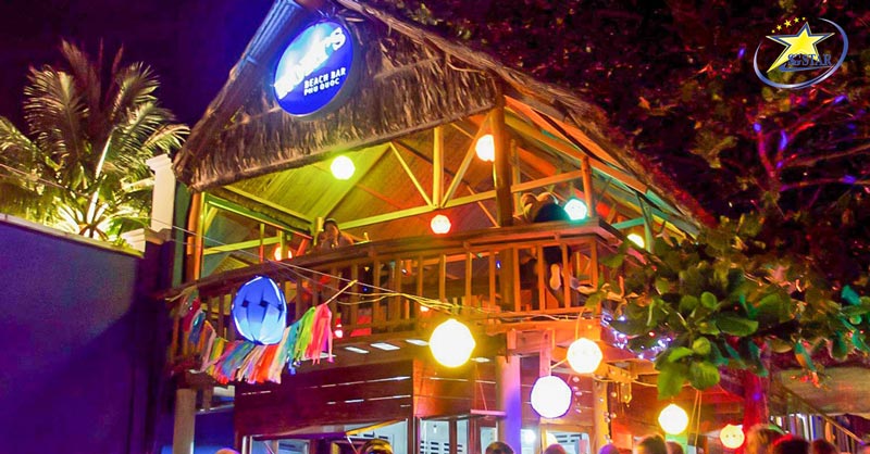 Khám phá những điểm cực “Chill” của Rory’s Bar Phú Quôc | Saigon Star Travel Buổi tối tại Rory's Beach Bar cũng rất thích hợp để chill cùng bạn bè