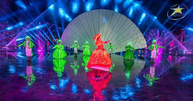Show sắc màu Venice thu hút với những màn trình trình diễn ấn tượng