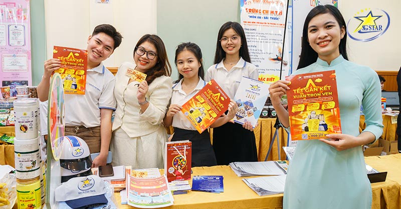 Saigon Star Travel tham dự Sự kiện ra mắt CLB Doanh nhân & Nghệ sĩ yêu Nghệ thuật | Saigon Star Travel saigon star tham du su kien ra mat clb doanh nhan va nghe si yeu nghe thuat 5