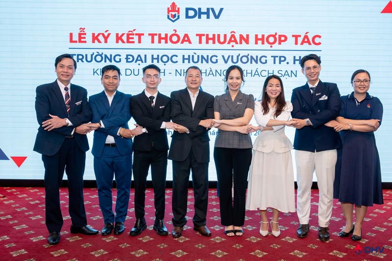 saigon star travel ky ket hop tac voi dh hung vuong tphcm 3