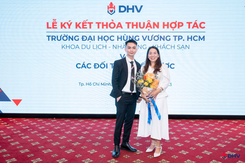 saigon star travel ky ket hop tac voi dh hung vuong tphcm 6