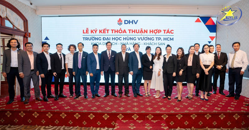 Công ty Saigon Star ký kết hợp tác với Trường Đại học Hùng Vương TP.HCM | Saigon Star Travel saigon star travel ky ket hop tac voi dh hung vuong tphcm 7