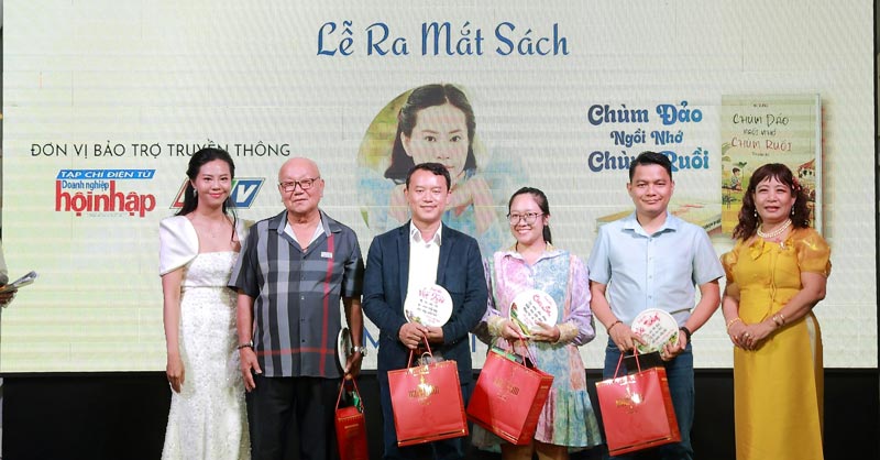 Saigon Star Travel tại Sự kiện ra mắt tác phẩm của Nhà văn Mị Dung | Saigon Star Travel saigon star travel tai su kien ra mat tac pham cua nha van mi dung 2