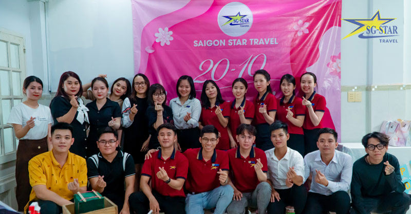 Saigon Star Travel Tổ Chức Cuộc Thi Cắm Hoa Chào Mừng Ngày 20.10 | Saigon Star Travel Các đội thi Saigon Star chụp ảnh lưu niệm cùng nhau
