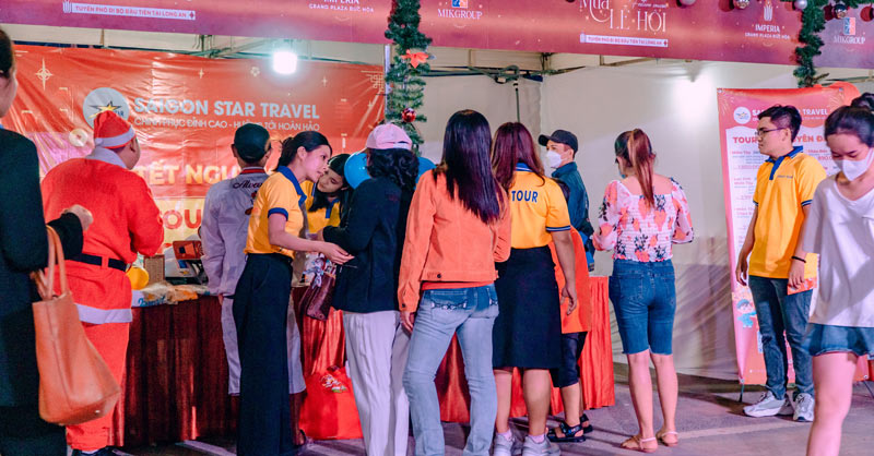 Saigon Star Travel tung ưu đãi hấp dẫn tại hội chợ âm nhạc Đức Hòa Long An | Saigon Star Travel saigon star travel tung uu dai hap dan tai hoi cho am nhac duc hoa long an 6