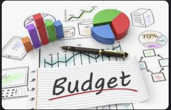 Mua sắm dịp Tết 2025 tiết kiệm cho gia đình khi đi du lịch | Saigon Star Travel Lên kế hoạch mua sắm hiệu quả giúp tiết kiệm tiền mỗi tháng