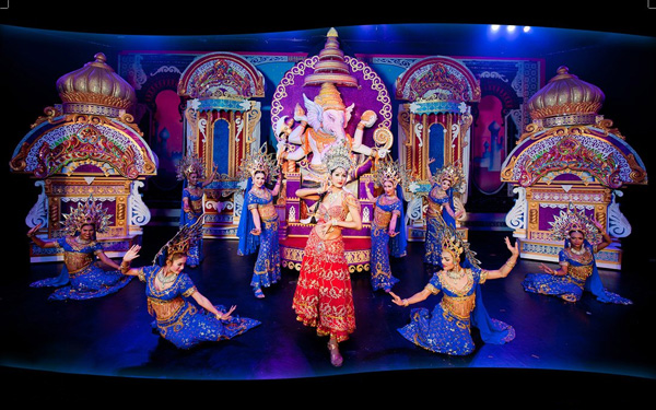 Show APHRODITE CABARET - Show diễn của những nữ thần | Saigon Star Travel Trải nghiệm âm thanh độc đáo với sự hòa thanh của các nhạc cụ dân tộc