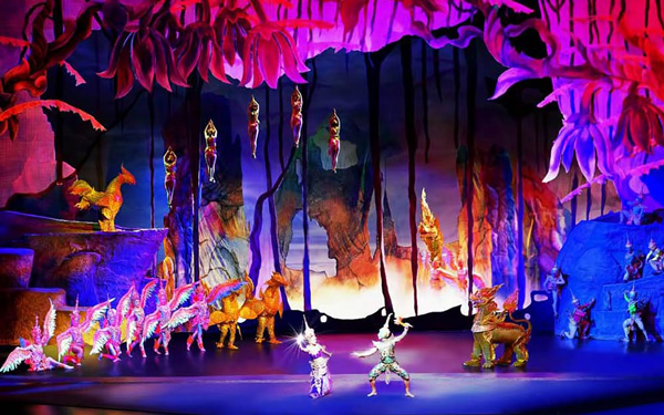 Show Siam Niramit - Khám phá lịch sử hào hùng Thái Lan | Saigon Star Travel Tái hiện cuộc đuổi bắt giữa 2 vị thần trong buổi diễn