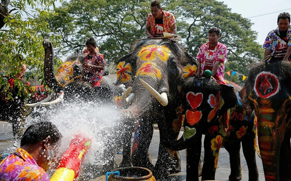 Songkran - Độc đáo lễ hội té nước Thái Lan | Saigon Star Travel Các phương tiện giao thông sẽ bị hạn chế tại các địa điểm tổ chức lễ hội