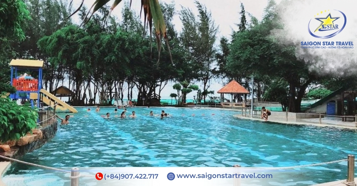 Vui chơi tắm hồ bơi tại Zenna Pool Camp