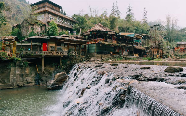 Top các địa điểm du lịch Tết Nguyên Đán 2025 hấp dẫn | Saigon Star Travel Khung cảnh Bản Cát Cát bình dị và nên thơ địa điểm du lịch Tết lí tưởng