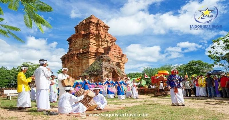 Lễ Hội Ramưwan Bình Thuận: Sắc Màu Văn Hóa Chăm Pa | Saigon Star Travel Tháp chàm Poshanu tổ chức lễ hội Ramưwan