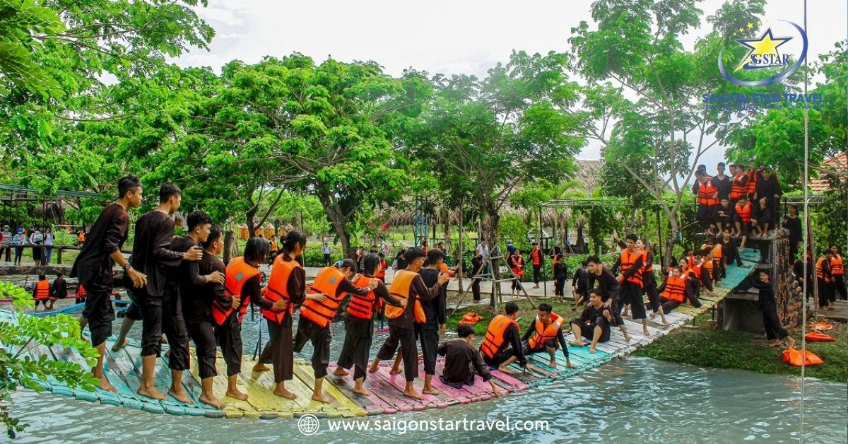 Tham gia các trò chơi dân gian thú vị cùng đội nhóm tại khu du lịch Mỹ Khánh