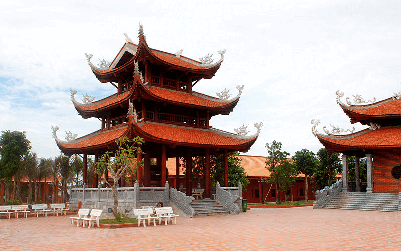 Top các địa điểm du lịch Tết Nguyên Đán 2025 hấp dẫn | Saigon Star Travel Thiện Viện Trúc Lam Phương Nam mang kiến trúc cổ Kính