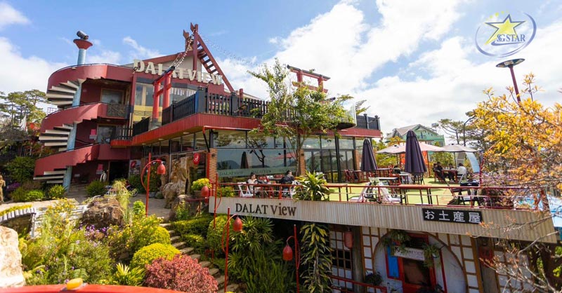 Cổng Trời Đà Lạt View Coffee - Điểm check-in siêu đẹp ngỡ như trên phim | Saigon Star Travel Cà phê Đà Lạt View thu hút nhiều giới trẻ