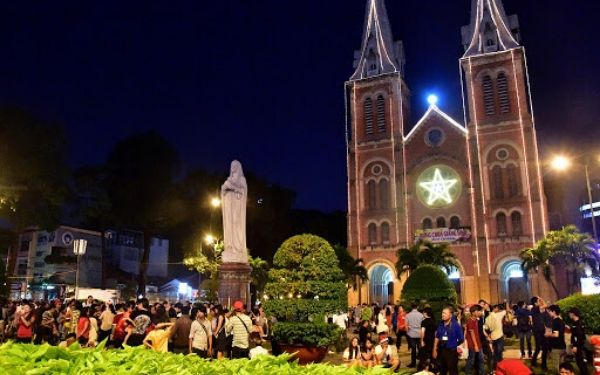 tong hop cac dia diem choi noel o sai gon 2020 2