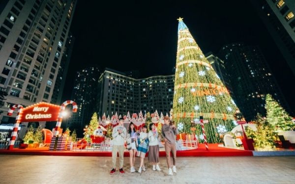 Tổng hợp các địa điểm chơi Noel ở Sài Gòn 2023 | Saigon Star Travel tong hop cac dia diem choi noel o sai gon 2020 4