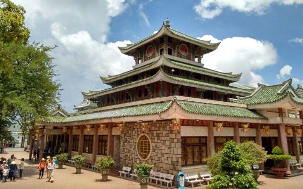 Du Lịch Châu Đốc An Giang | Top 5 Địa Điểm Không Thể Bỏ Qua | Saigon Star Travel Miếu Bà Chúa Xứ - Du Lịch Châu Đốc An Giang