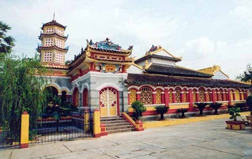 top-5-ngoi-chua-linh-thieng-co-tieng-nhat-tai-da-nang-2