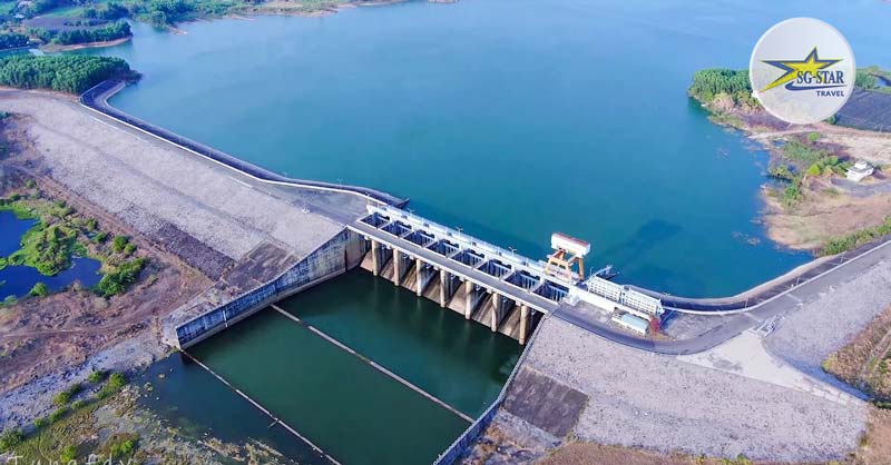 Toàn cảnh Đập thuỷ điện Trị An từ trên cao - Tour Du lịch Đảo Ó - Hồ Trị An - 1 Ngày