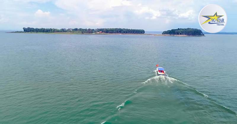 Trên Cano ra KDL Đảo Ó - Đồng Trường - Tour Đảo Ó 1 Ngày