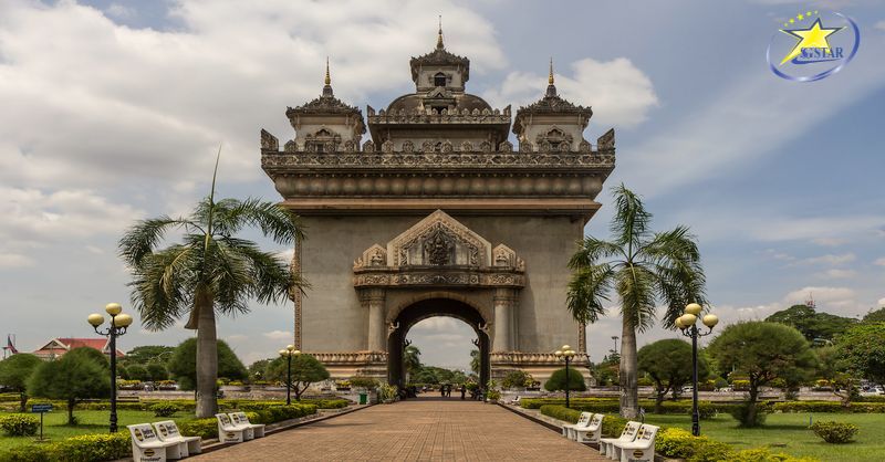 Tour du lịch 4 ngày 3 đêm tham quan Tượng đài Chiến thắng Patuxay