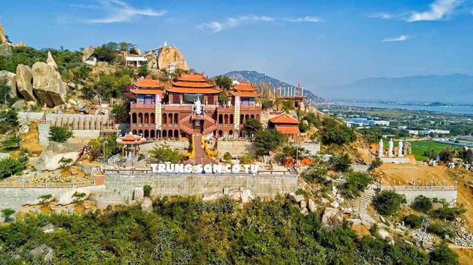 Tour du lich Ninh Chu net dep tiem an thu hut khach du lich