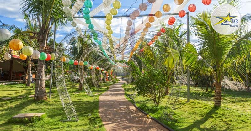 Tour Thảo Thiện Garden 1 Ngày - "Đà Lạt" Trong Lòng Long Khánh | Saigon Star Travel Lối đi bên trong KDL - Tour Du lịch Thảo Thiện Garden 1 Ngày