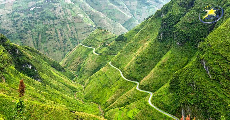 Top các địa điểm du lịch Tết Nguyên Đán 2025 hấp dẫn | Saigon Star Travel Chiêm ngưỡng toàn cảnh Đèo Mã Pí Lèng từ trên cao