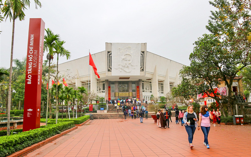 Tour Học sinh 1 Ngày - Bảo tàng Hồ Chí Minh - Công viên nước Đại Thế Giới | Saigon Star Travel tour-da-ngoai-1-ngay-bao-tang-ho-chi-minh-cong-vien-nuoc-1