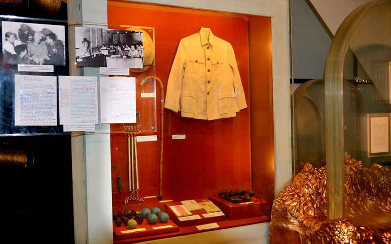 Tour Học sinh 1 Ngày - Bảo tàng Hồ Chí Minh - Công viên nước Đại Thế Giới | Saigon Star Travel tour-da-ngoai-1-ngay-bao-tang-ho-chi-minh-cong-vien-nuoc-2