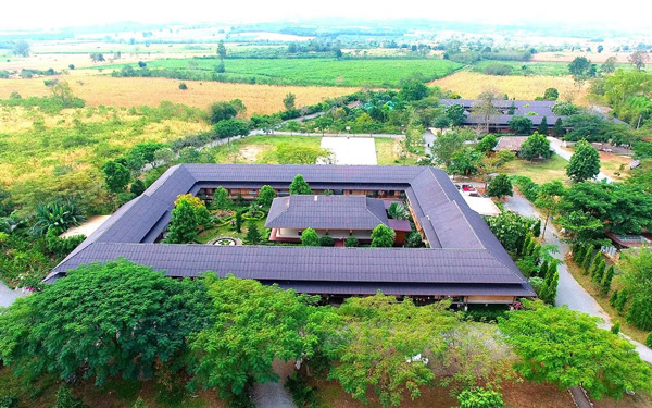 Tránh xa tà niệm với khóa tu Làng Mai Thái Lan | Saigon Star Travel Tu viện Làng Mai Thái Lan nhìn từ trên cao