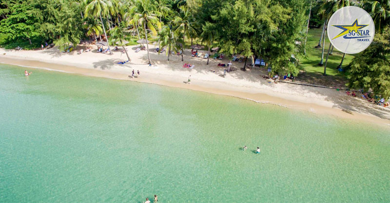 Từ trên cao, bãi tắm Ông Lang đẹp hớp hồn du khách