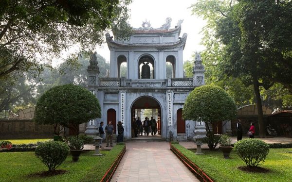 van mieu quoc tu giam ghe tham truong dai hoc dau tien cua viet nam 1