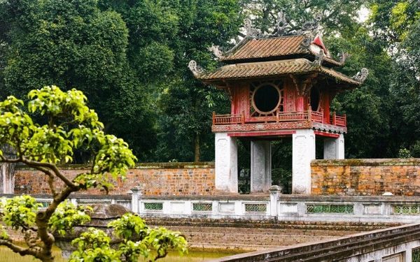 van mieu quoc tu giam ghe tham truong dai hoc dau tien cua viet nam 2