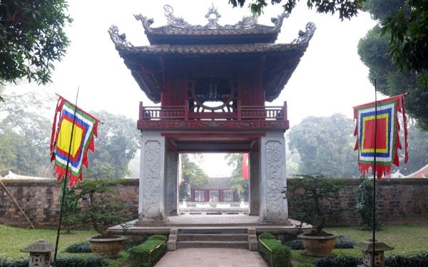 van mieu quoc tu giam ghe tham truong dai hoc dau tien cua viet nam 5