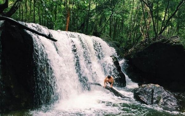 ve-dep-say-dam-cua-suoi-da-ngon-phu-quoc-3 (1)