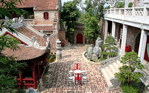 viet phu thanh chuong co gi ben trong 10
