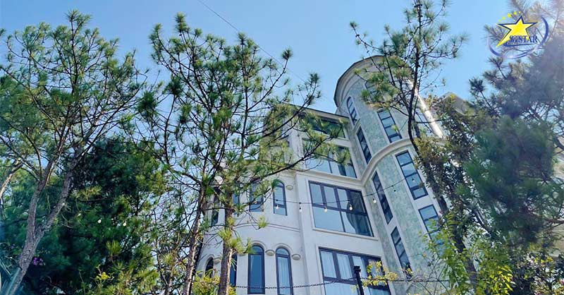 villa 1 3 da lat khong gian ben ngoai