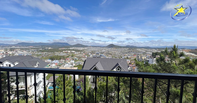 Villa Kim Huê 3 Sao Đà Lạt | Saigon Star Travel Cảnh quan từ Ban công