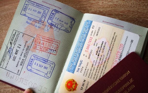 Visa/thị thực là gì? Visa và hộ chiếu khác nhau như thế nào? | Saigon Star Travel visa thi thuc la gi visa va ho chieu khac nhau nhu the nao 3 1