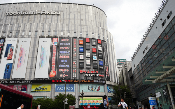 Đến Nhật Bản đừng quên ghé khu chợ điện tử Akihabara | Saigon Star Travel den-nhat-ban-dung-quen-ghe-khu-cho-dien-tu-akihabaraden-nhat-ban-dung-quen-ghe-khu-cho-dien-tu-akihabara-6