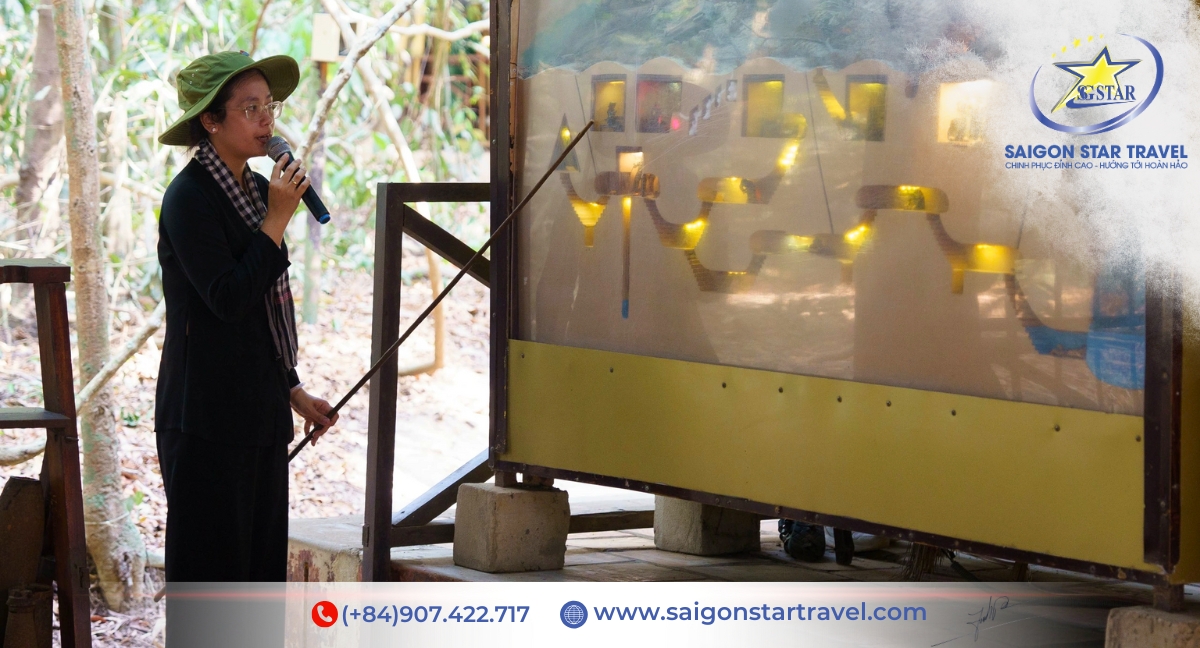 Thăm địa đạo Củ Chi - Tour Sài Gòn 3 ngày 2 đêm