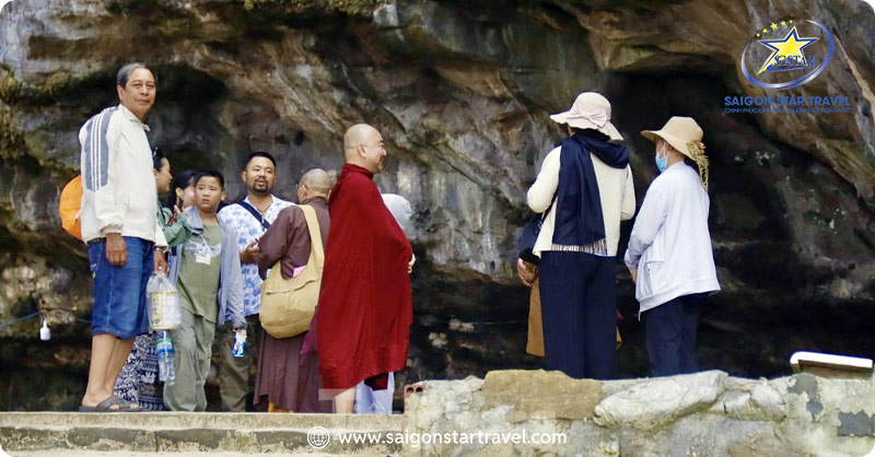 Khám phá chùa Hang – Tour du lịch Đảo Lý Sơn 3 ngày 2 đêm